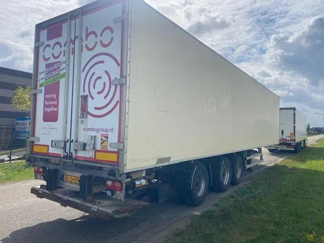 Van Eck koelvries 3 asser stuuras,met carrier vector koelmotor, apk gekeurd - Gjysmë rimorkio frigorifer: foto 3 Van Eck koelvries 3 asser stuuras,met carrier vector koelmotor, apk gekeurd - Gjysmë rimorkio frigorifer: foto 3