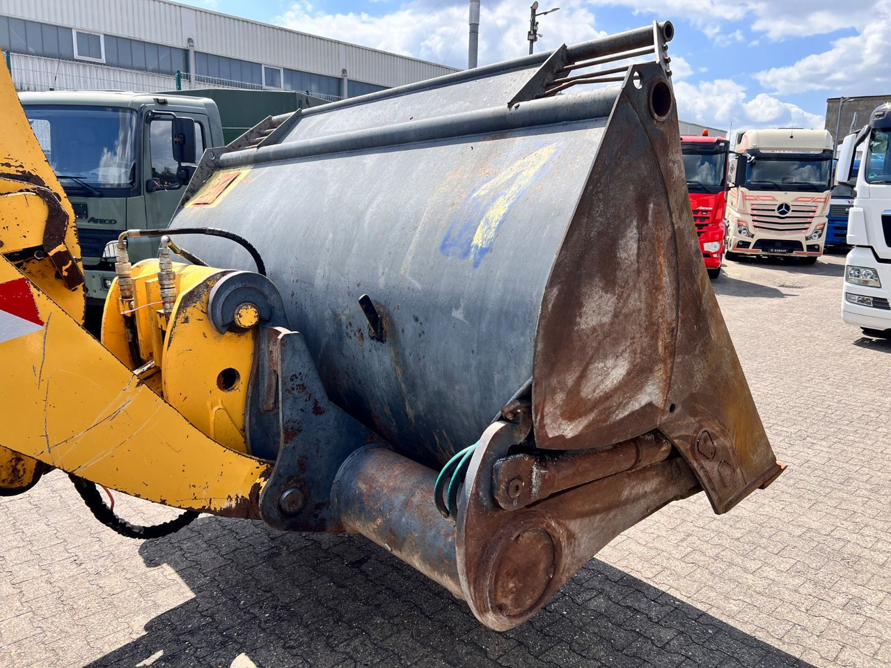 Komatsu WA 380-7 A Hochkippschaufel 4,5m³ Schnellwechsle - Fadrom me goma: foto 3 Komatsu WA 380-7 A Hochkippschaufel 4,5m³ Schnellwechsle - Fadrom me goma: foto 3