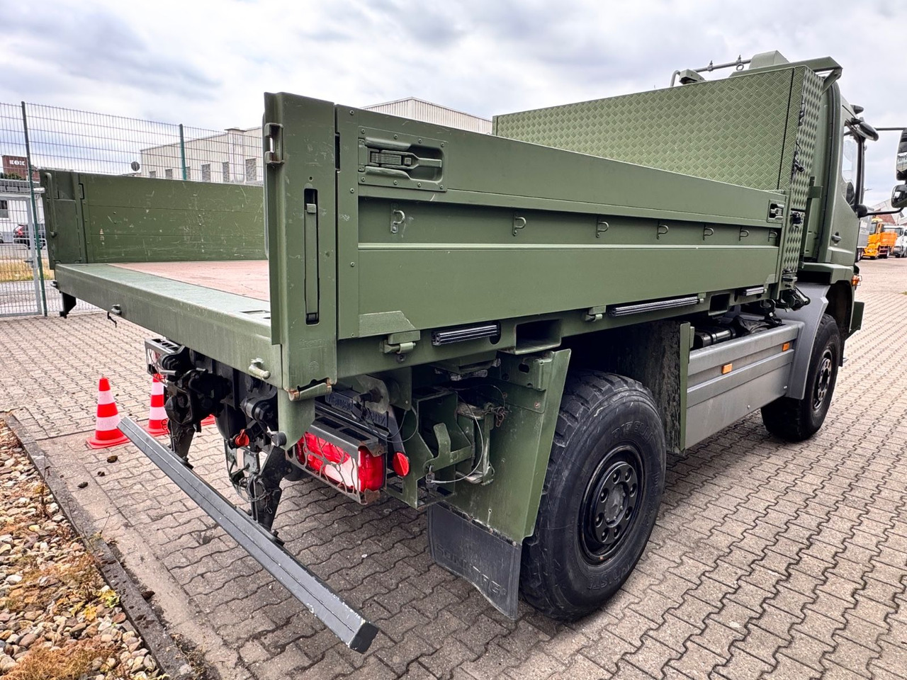 Mercedes-Benz 1018 Atego 4x4 Allrad   Camper Expedition - Transportjer kontejnerësh/ Kamion me karroceri të çmontueshme: foto 4 Mercedes-Benz 1018 Atego 4x4 Allrad   Camper Expedition - Transportjer kontejnerësh/ Kamion me karroceri të çmontueshme: foto 4