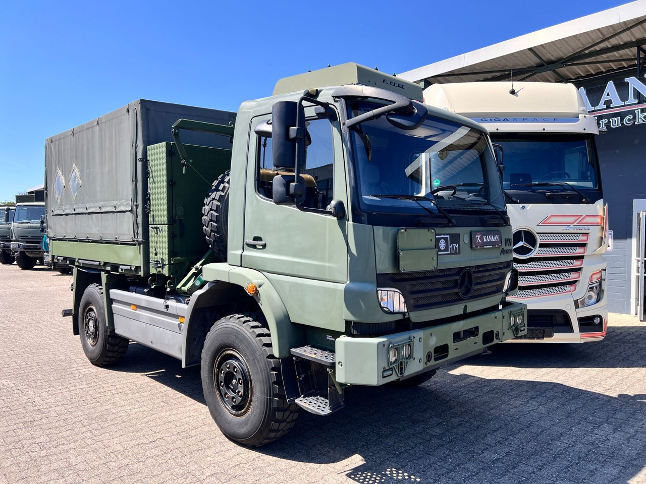 Mercedes-Benz 1018 Atego 4x4 Allrad Miltär Camper Expedition - Transportjer kontejnerësh/ Kamion me karroceri të çmontueshme: foto 2 Mercedes-Benz 1018 Atego 4x4 Allrad Miltär Camper Expedition - Transportjer kontejnerësh/ Kamion me karroceri të çmontueshme: foto 2