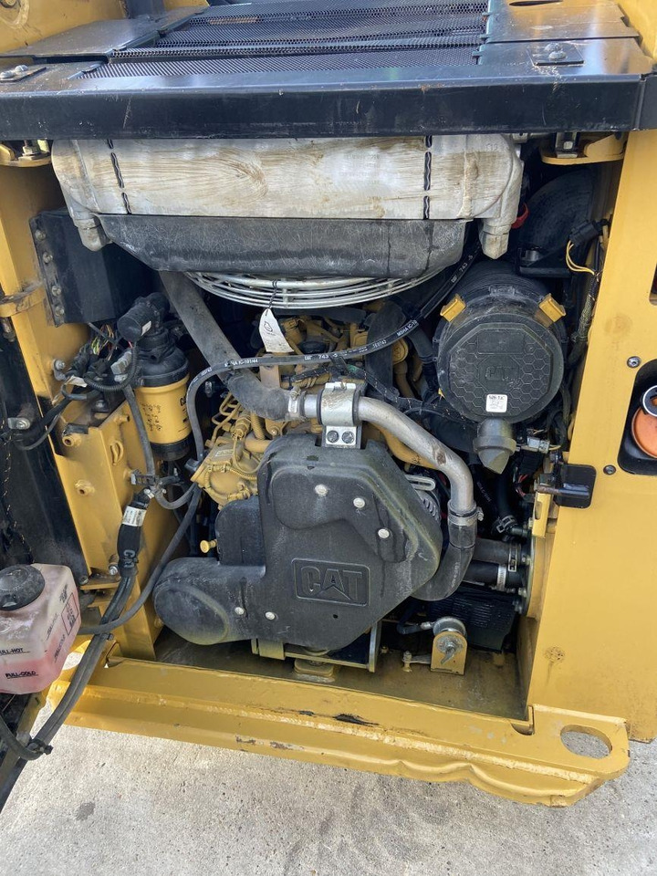 CAT 226 D3 (5867) - Mini fadrom: foto 5 CAT 226 D3 (5867) - Mini fadrom: foto 5