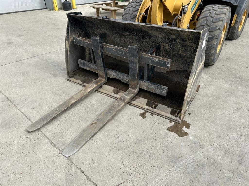 CAT 906M (8758) - Ngarkues i artikuluar: foto 5 CAT 906M (8758) - Ngarkues i artikuluar: foto 5