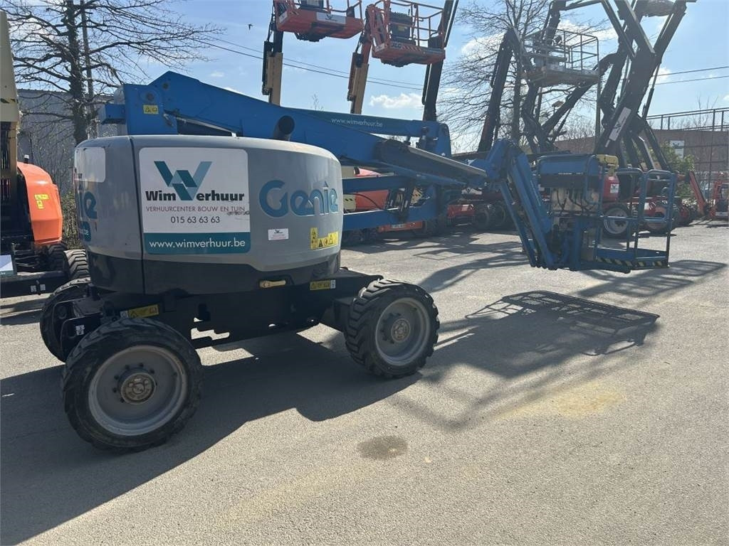 Genie Z-45/25XC (3204) - Krah me çernjerë: foto 1 Genie Z-45/25XC (3204) - Krah me çernjerë: foto 1