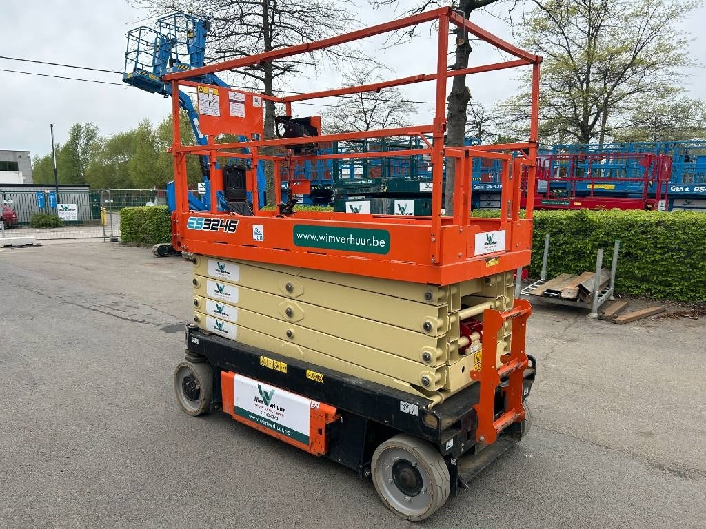 JLG 3246 ES - Ngritës gërshërë: foto 1 JLG 3246 ES - Ngritës gërshërë: foto 1