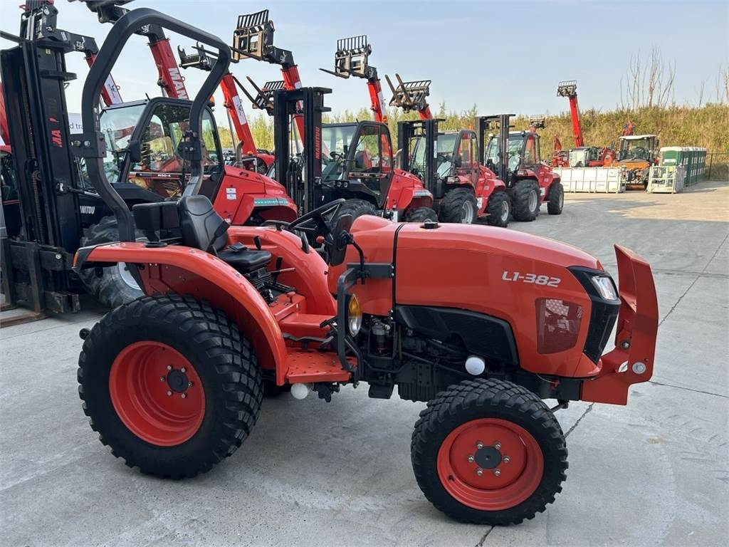 Kubota L1-382 (5278) - Traktor komunal: foto 4 Kubota L1-382 (5278) - Traktor komunal: foto 4