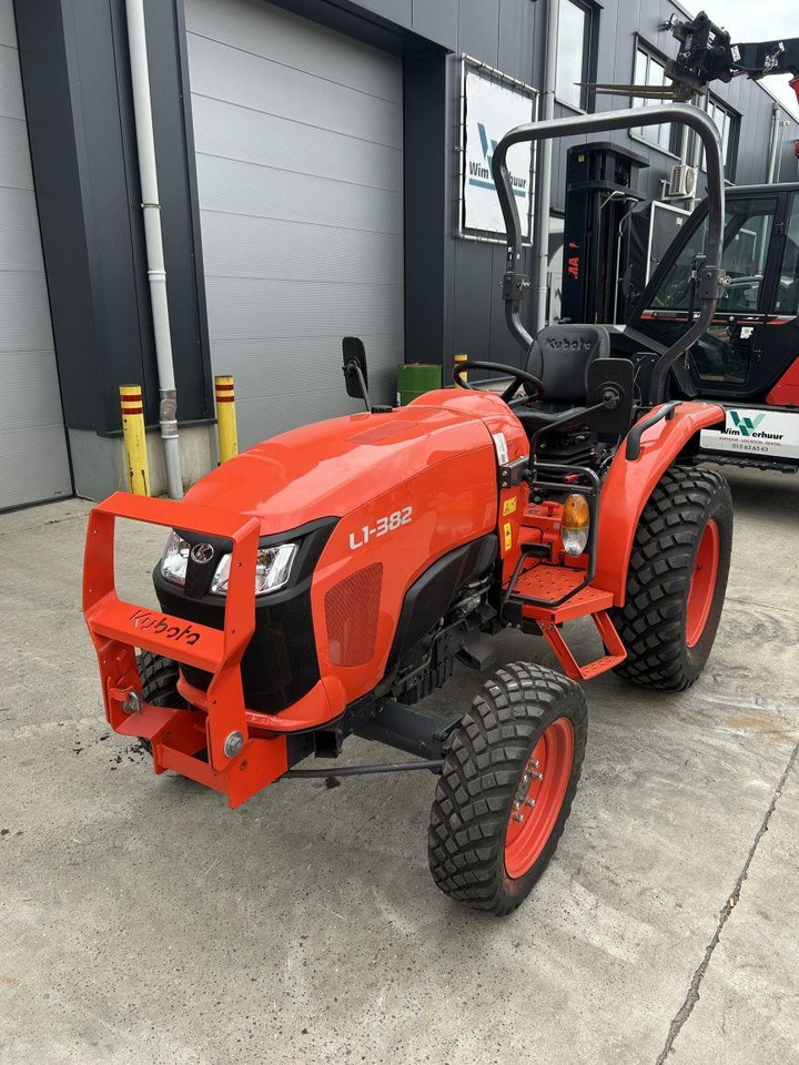 Kubota L1-382 (7325) - Traktor komunal: foto 5 Kubota L1-382 (7325) - Traktor komunal: foto 5