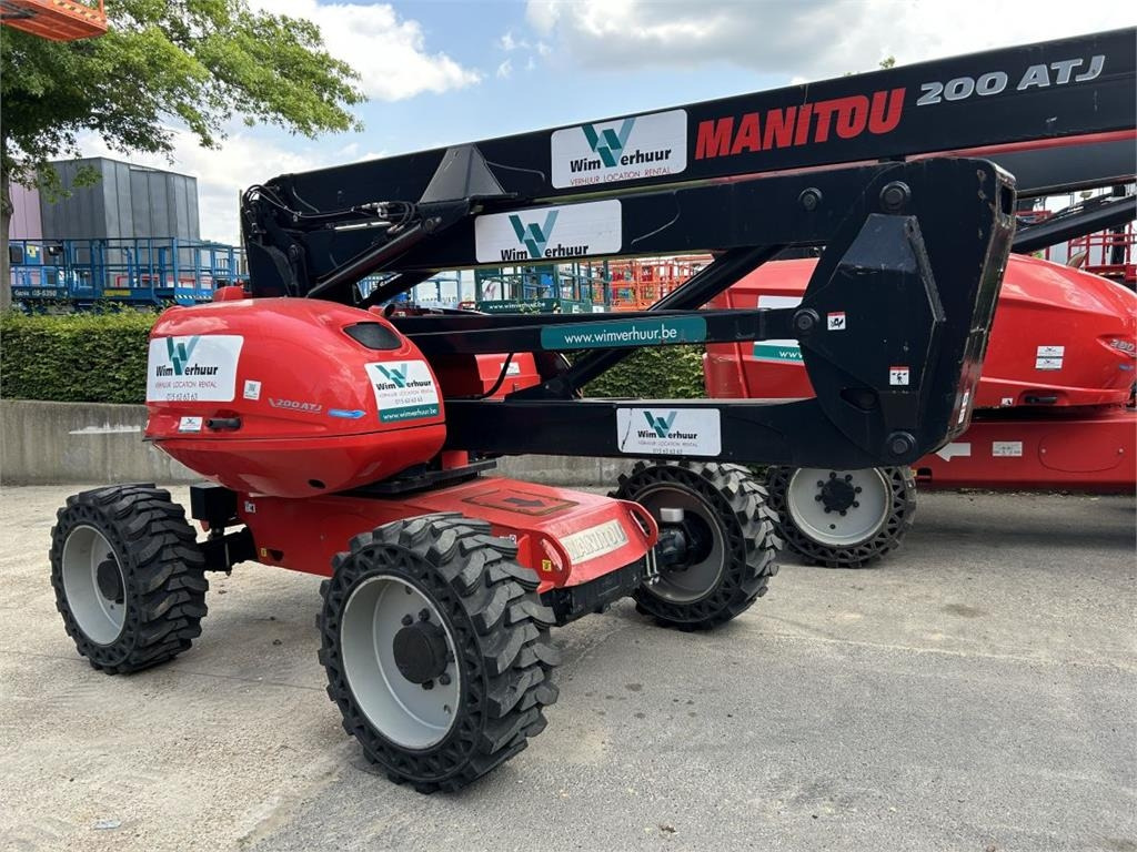 Manitou 200 ATJ RC ST5 (5612) - Krah me çernjerë: foto 2 Manitou 200 ATJ RC ST5 (5612) - Krah me çernjerë: foto 2