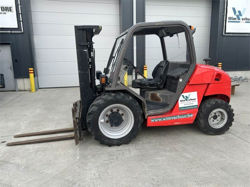 Manitou MH25-4 - Ngarkues me pirun për terren të ashpër: foto 1 Manitou MH25-4 - Ngarkues me pirun për terren të ashpër: foto 1