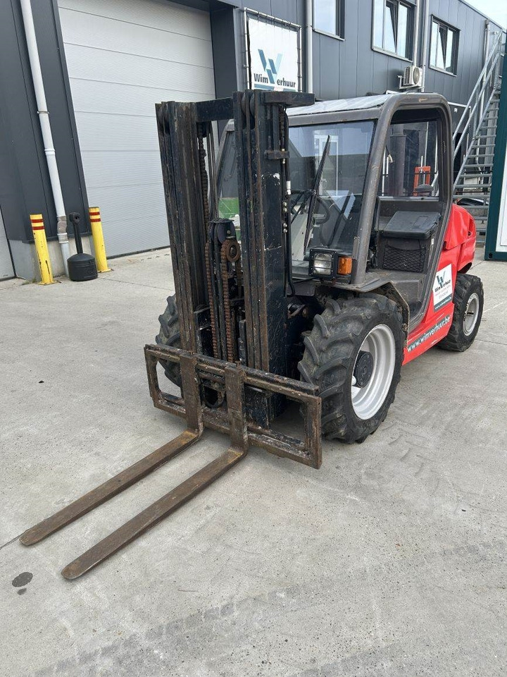 Manitou MH25-4 - Ngarkues me pirun për terren të ashpër: foto 4 Manitou MH25-4 - Ngarkues me pirun për terren të ashpër: foto 4