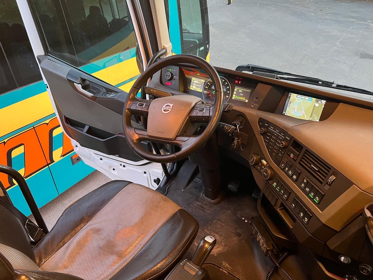 Volvo FH 460 Klima*4x2*Retarder - Gjysmë-kamion: foto 3 Volvo FH 460 Klima*4x2*Retarder - Gjysmë-kamion: foto 3