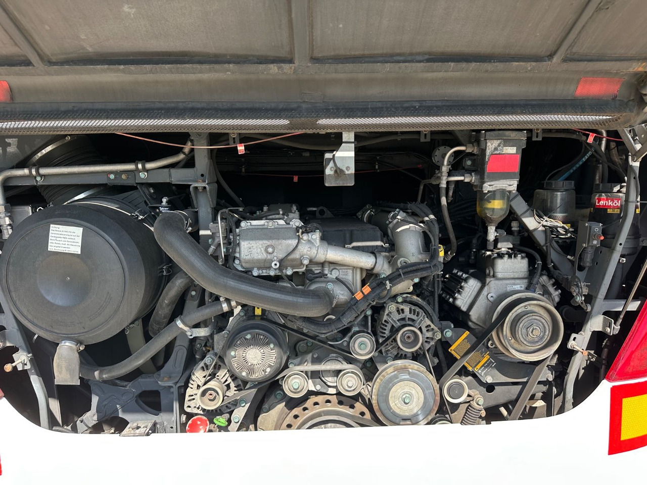 Neoplan P06 Skyliner L (83 Sitze*TOP*Motor Neu*Panorama) - Autobus me kabinë të dyfishtë: foto 4 Neoplan P06 Skyliner L (83 Sitze*TOP*Motor Neu*Panorama) - Autobus me kabinë të dyfishtë: foto 4