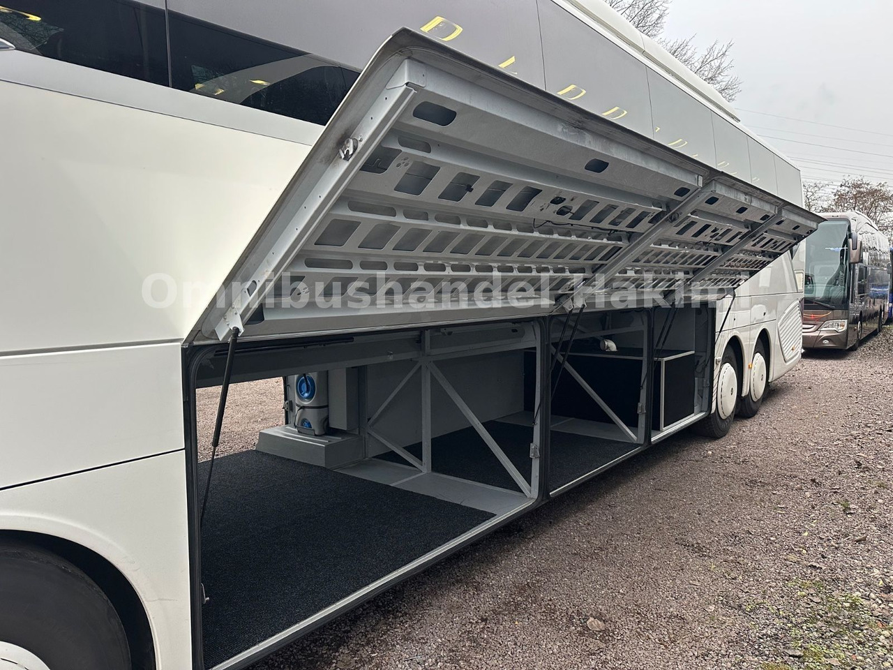 Setra S 517 HD (60 Sitze*Euro 6*DE-Bus) Setra S 517 HD (60 Sitze*Euro 6*DE-Bus) - Autobus urban: foto 5 Setra S 517 HD (60 Sitze*Euro 6*DE-Bus) Setra S 517 HD (60 Sitze*Euro 6*DE-Bus) - Autobus urban: foto 5