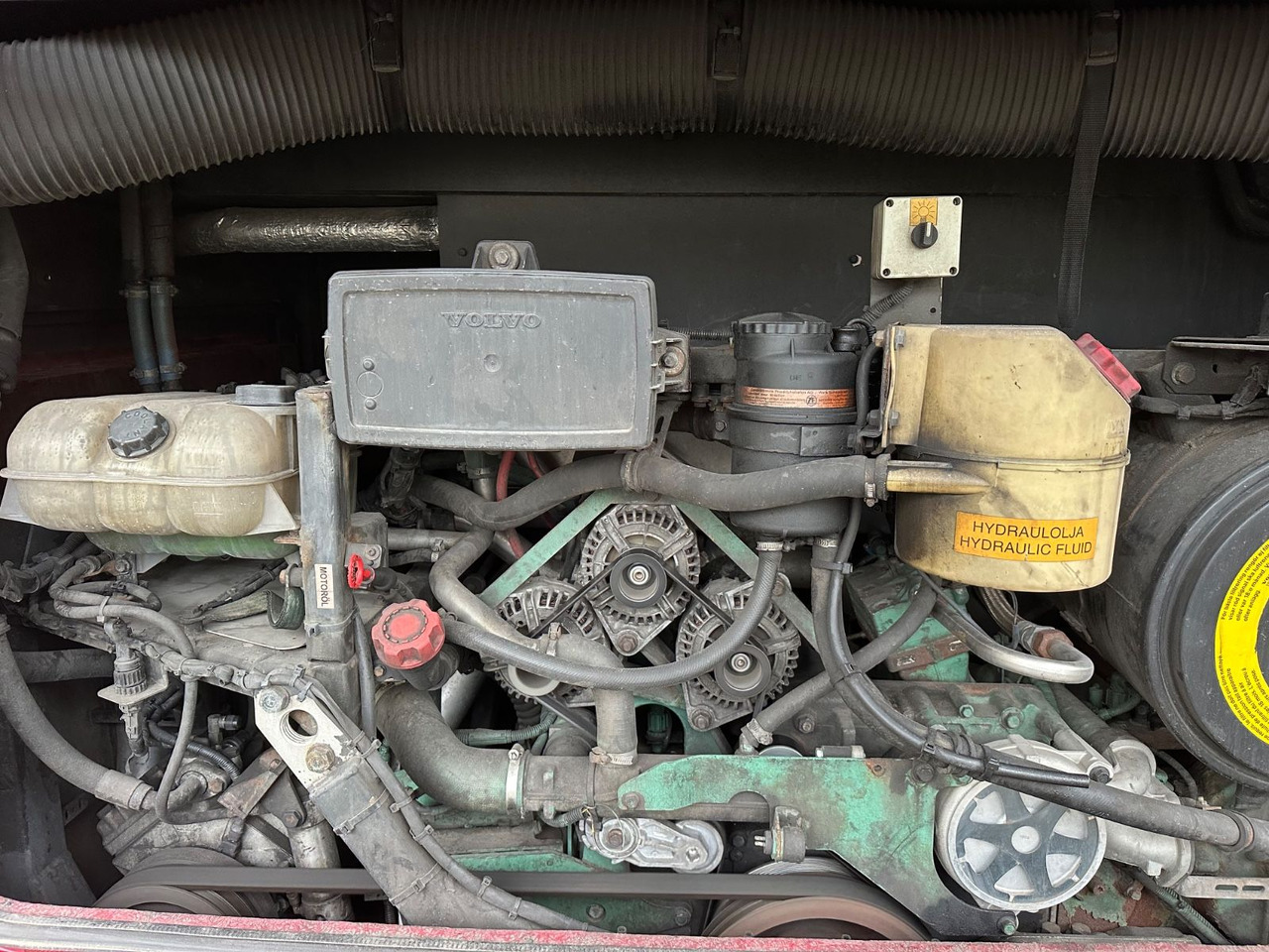 Volvo 9900 HD 6x2 (9700*415 HD*Tourismo RHD) - Autobus urban: foto 4 Volvo 9900 HD 6x2 (9700*415 HD*Tourismo RHD) - Autobus urban: foto 4